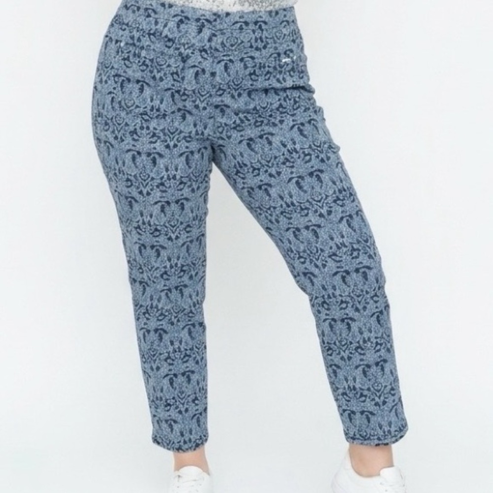 Chico’s size 3 Floral Print Jeans
